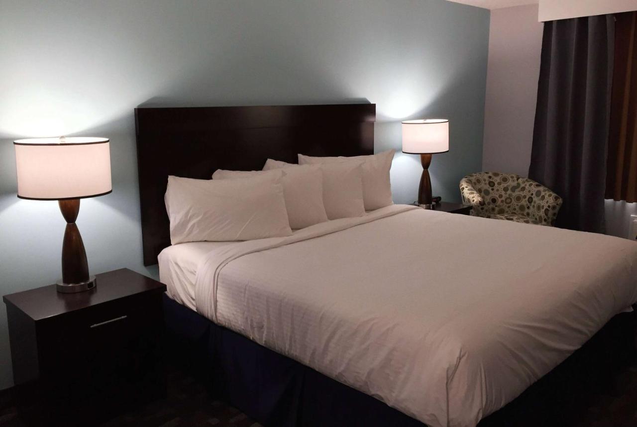 Travelodge By Wyndham Rosetown Εξωτερικό φωτογραφία