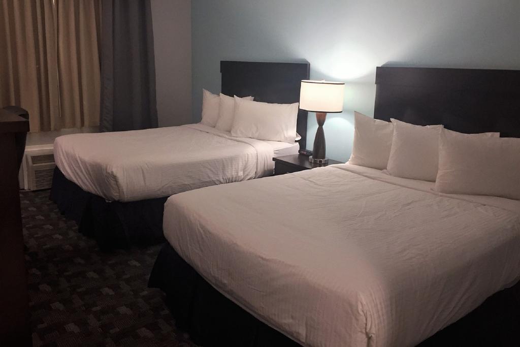 Travelodge By Wyndham Rosetown Εξωτερικό φωτογραφία