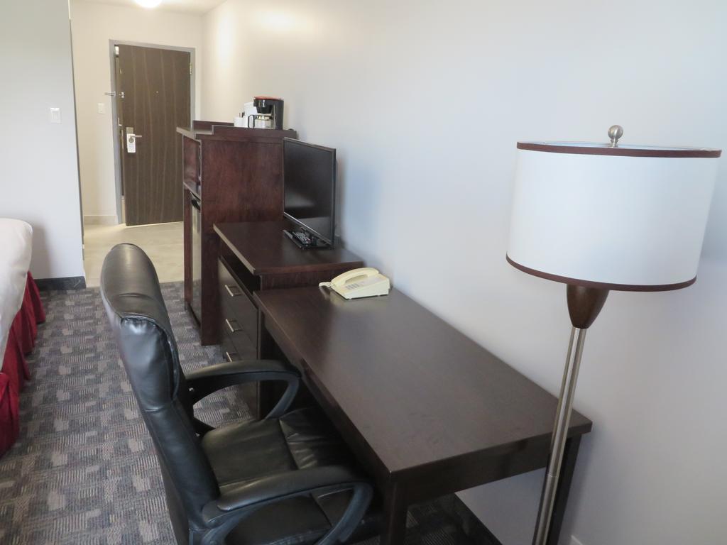 Travelodge By Wyndham Rosetown Εξωτερικό φωτογραφία