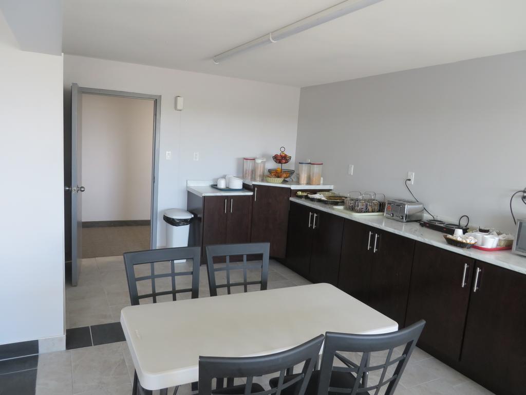 Travelodge By Wyndham Rosetown Εξωτερικό φωτογραφία
