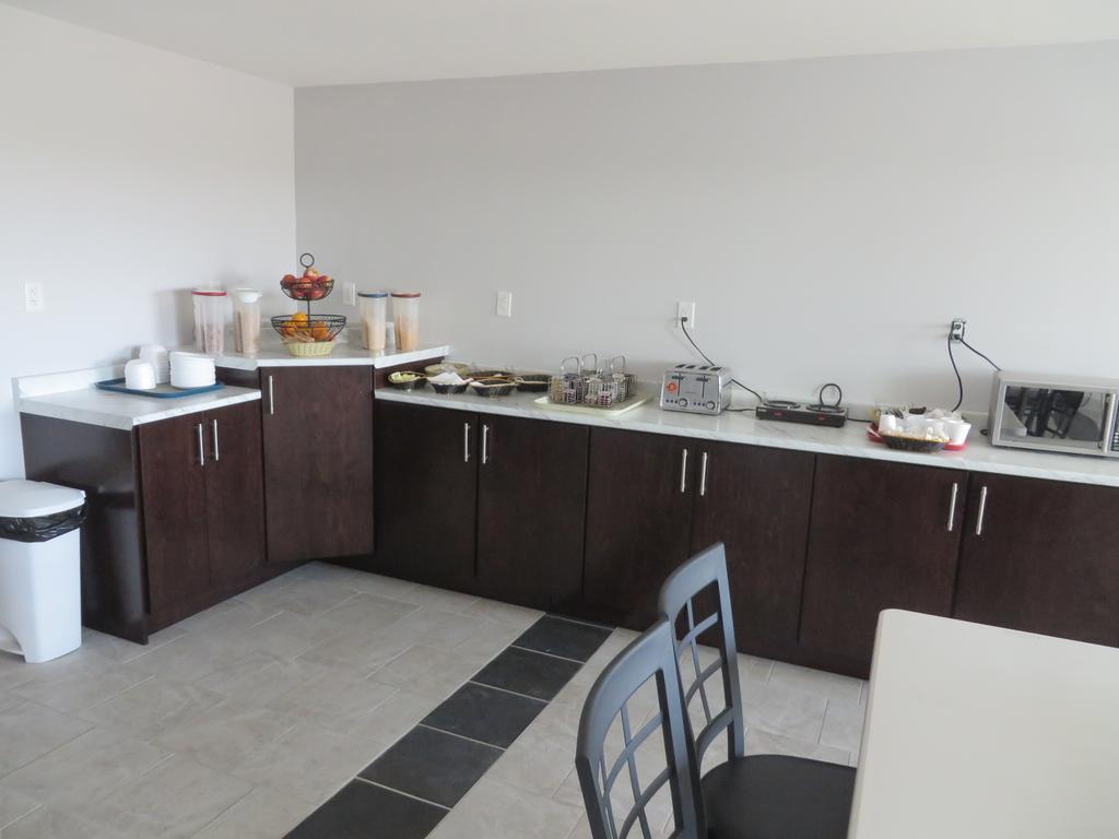 Travelodge By Wyndham Rosetown Εξωτερικό φωτογραφία