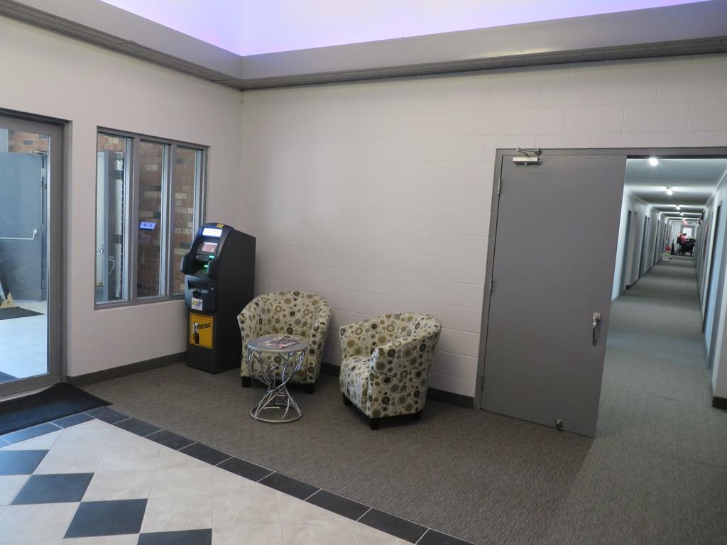 Travelodge By Wyndham Rosetown Εξωτερικό φωτογραφία