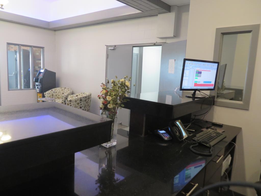 Travelodge By Wyndham Rosetown Εξωτερικό φωτογραφία