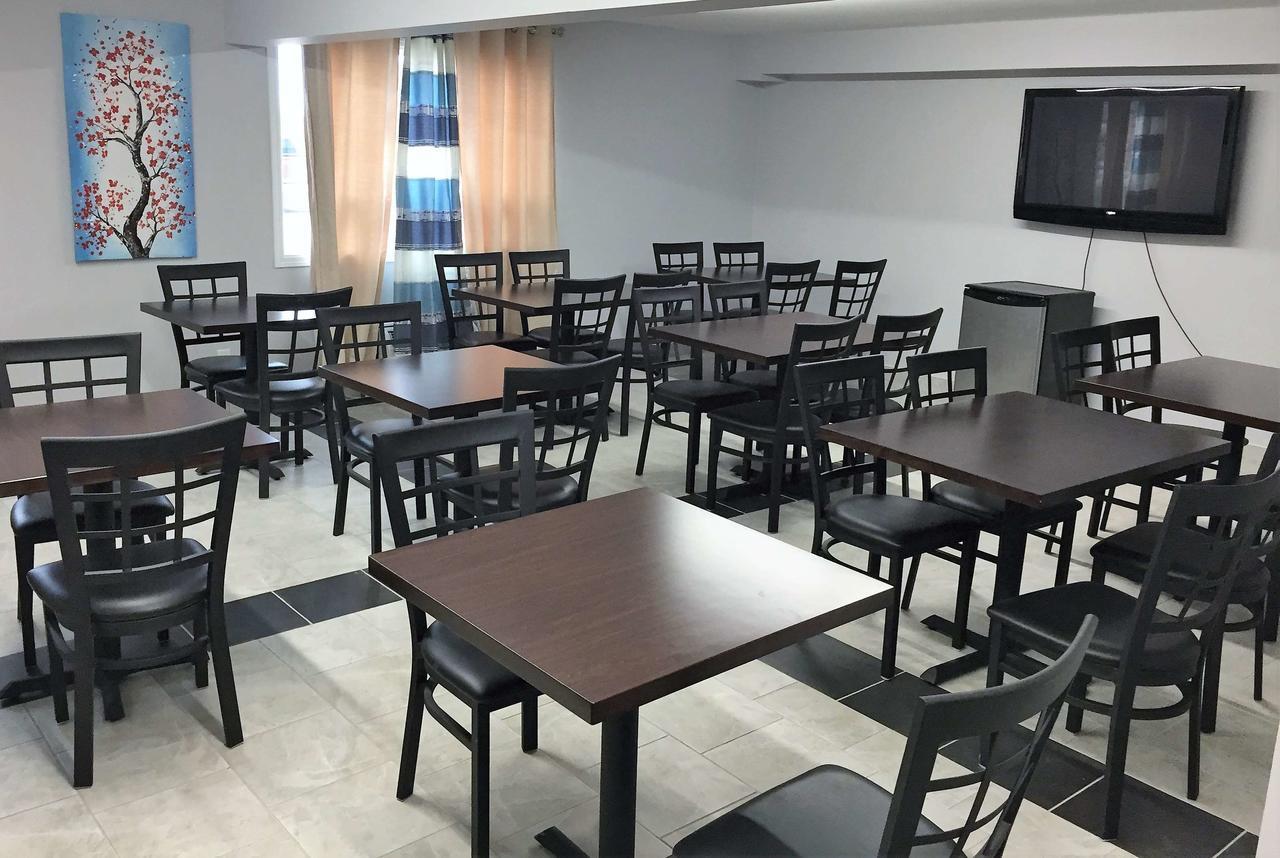 Travelodge By Wyndham Rosetown Εξωτερικό φωτογραφία